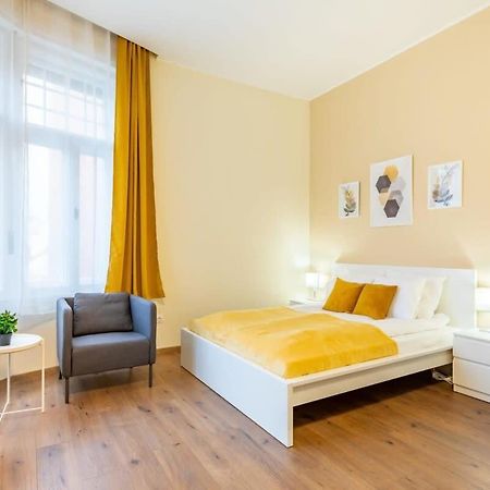 Super Central New Studio Budapest Luaran gambar