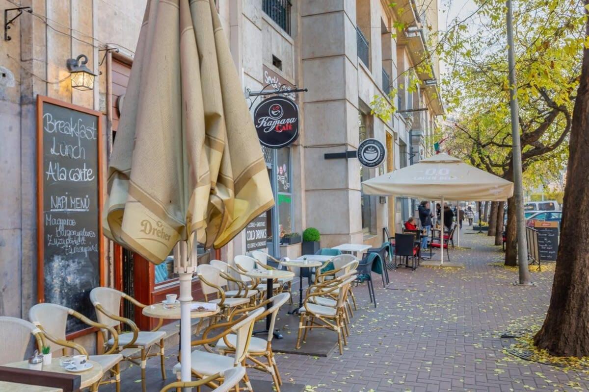 Super Central New Studio Budapest Luaran gambar