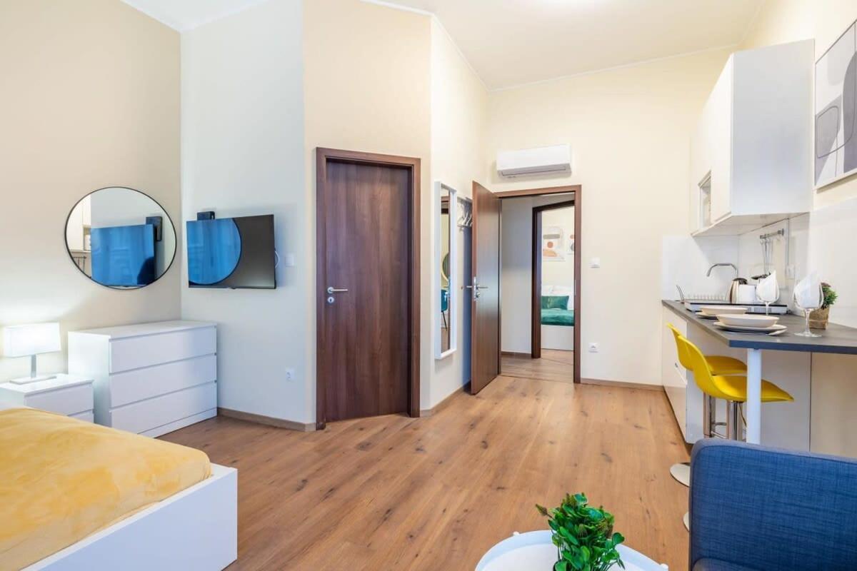Super Central New Studio Budapest Luaran gambar