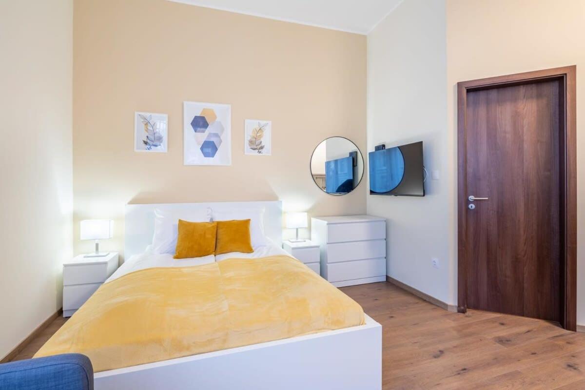 Super Central New Studio Budapest Luaran gambar